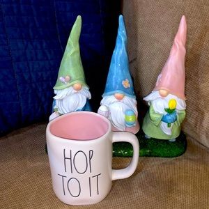 HOP TO IT Easter mug by Rae Dunn